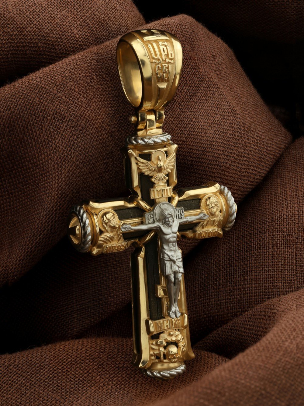 Крест из лимонного золота c эбеновым деревом