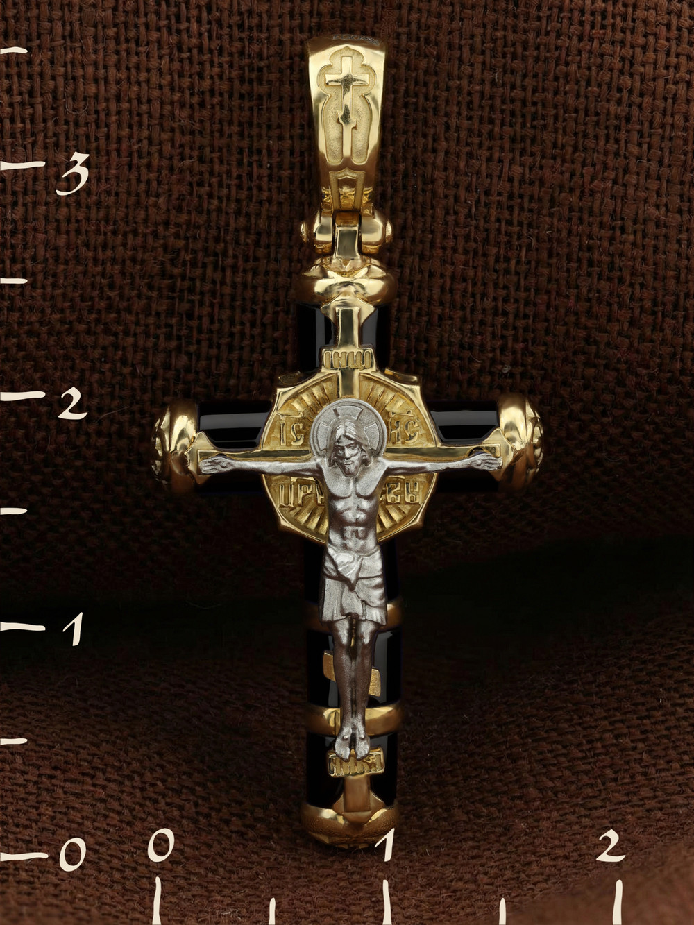 Крест из лимонного золота c ониксом