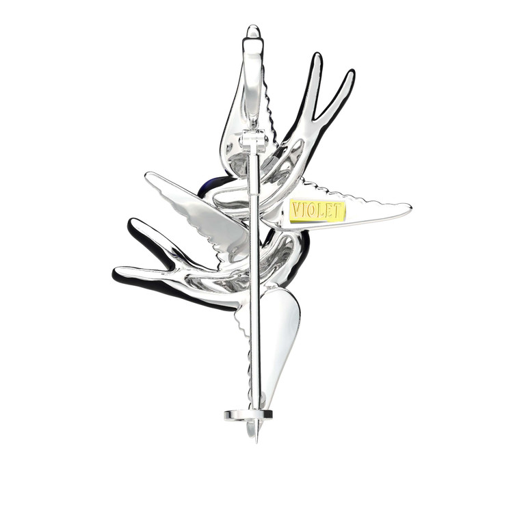 Брошь из белого золота c эмалью